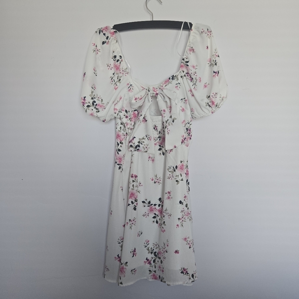 NWOT Francescas Medium Floral White Dress - Picture 4 of 5